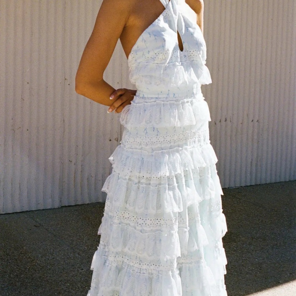 Chic White Lace Backless Dress